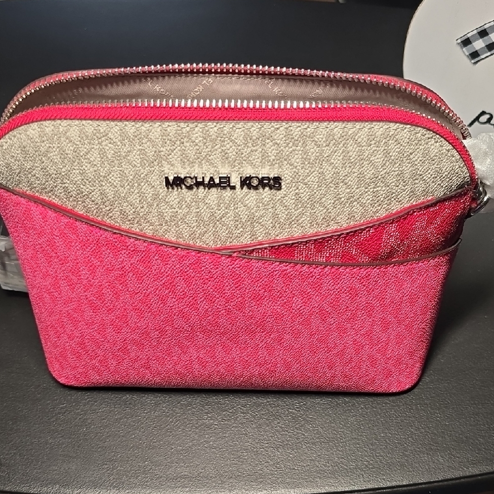 Chic NWT Michael Kors Tri-Fuschia Dome Crossbody Bag